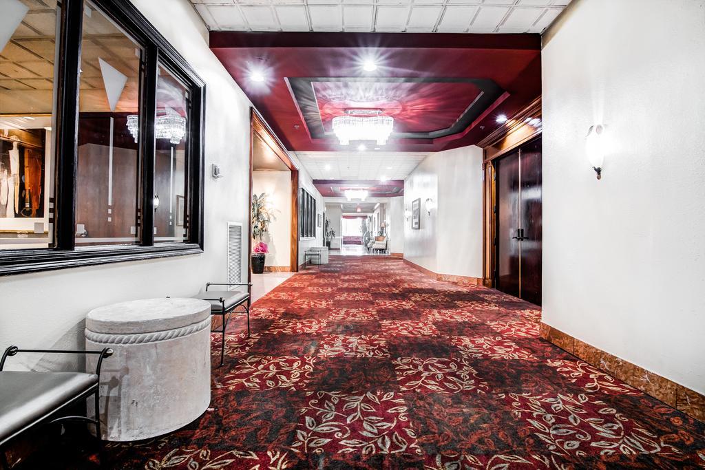 Hotel Ramada Plaza By Wyndham Atlanta Airport à College Park Extérieur photo
