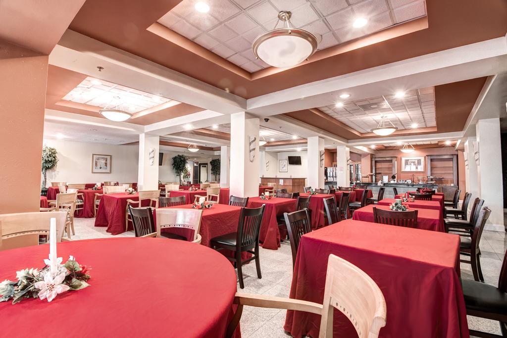 Hotel Ramada Plaza By Wyndham Atlanta Airport à College Park Extérieur photo