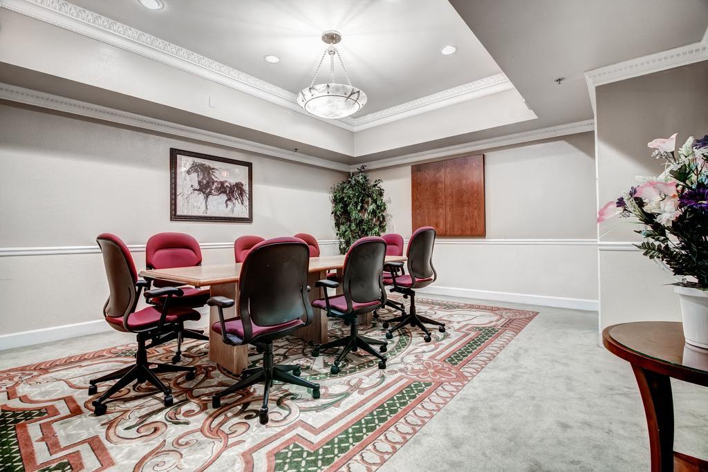 Hotel Ramada Plaza By Wyndham Atlanta Airport à College Park Extérieur photo