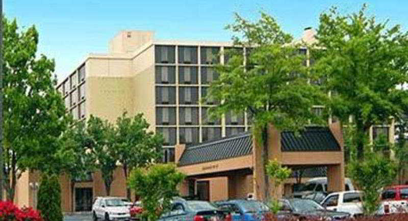 Hotel Ramada Plaza By Wyndham Atlanta Airport à College Park Extérieur photo