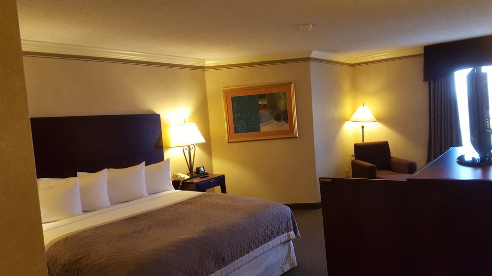 Hotel Ramada Plaza By Wyndham Atlanta Airport à College Park Extérieur photo
