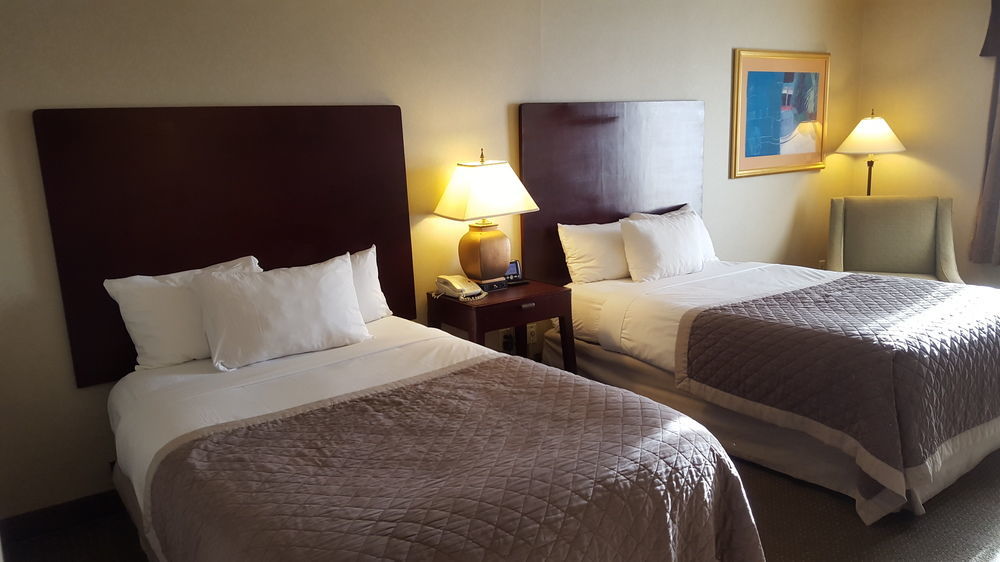Hotel Ramada Plaza By Wyndham Atlanta Airport à College Park Extérieur photo