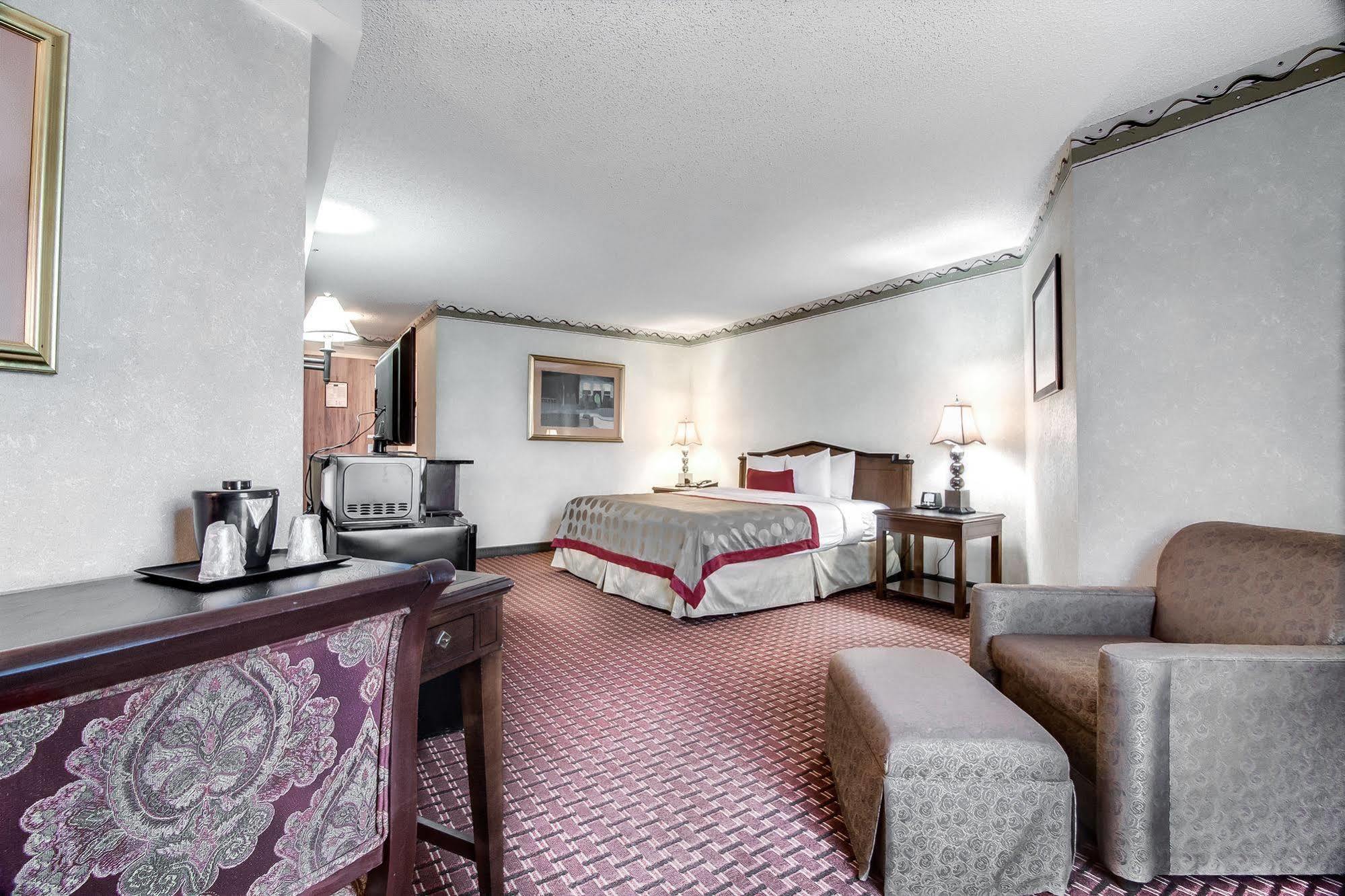 Hotel Ramada Plaza By Wyndham Atlanta Airport à College Park Extérieur photo
