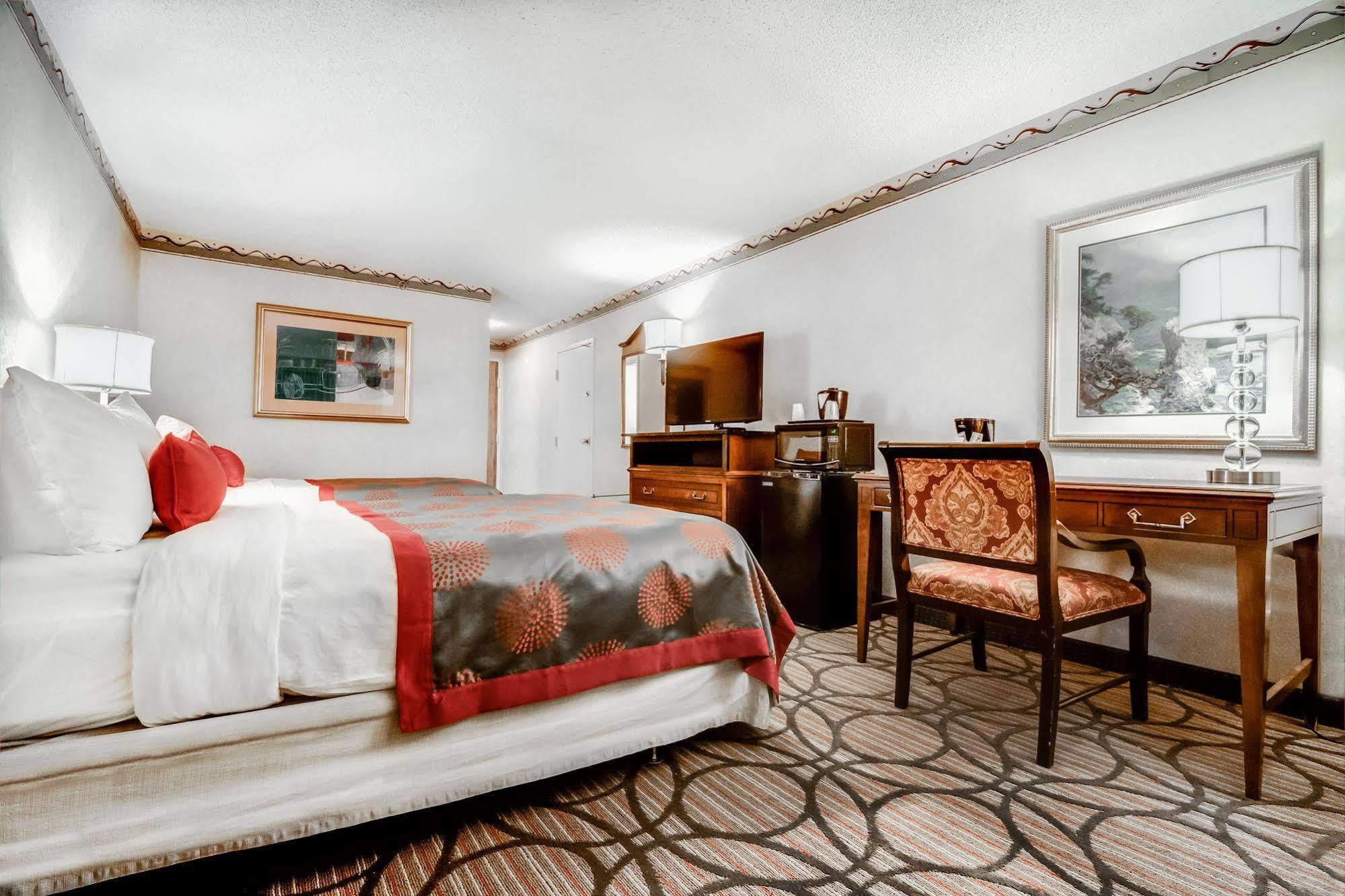 Hotel Ramada Plaza By Wyndham Atlanta Airport à College Park Extérieur photo