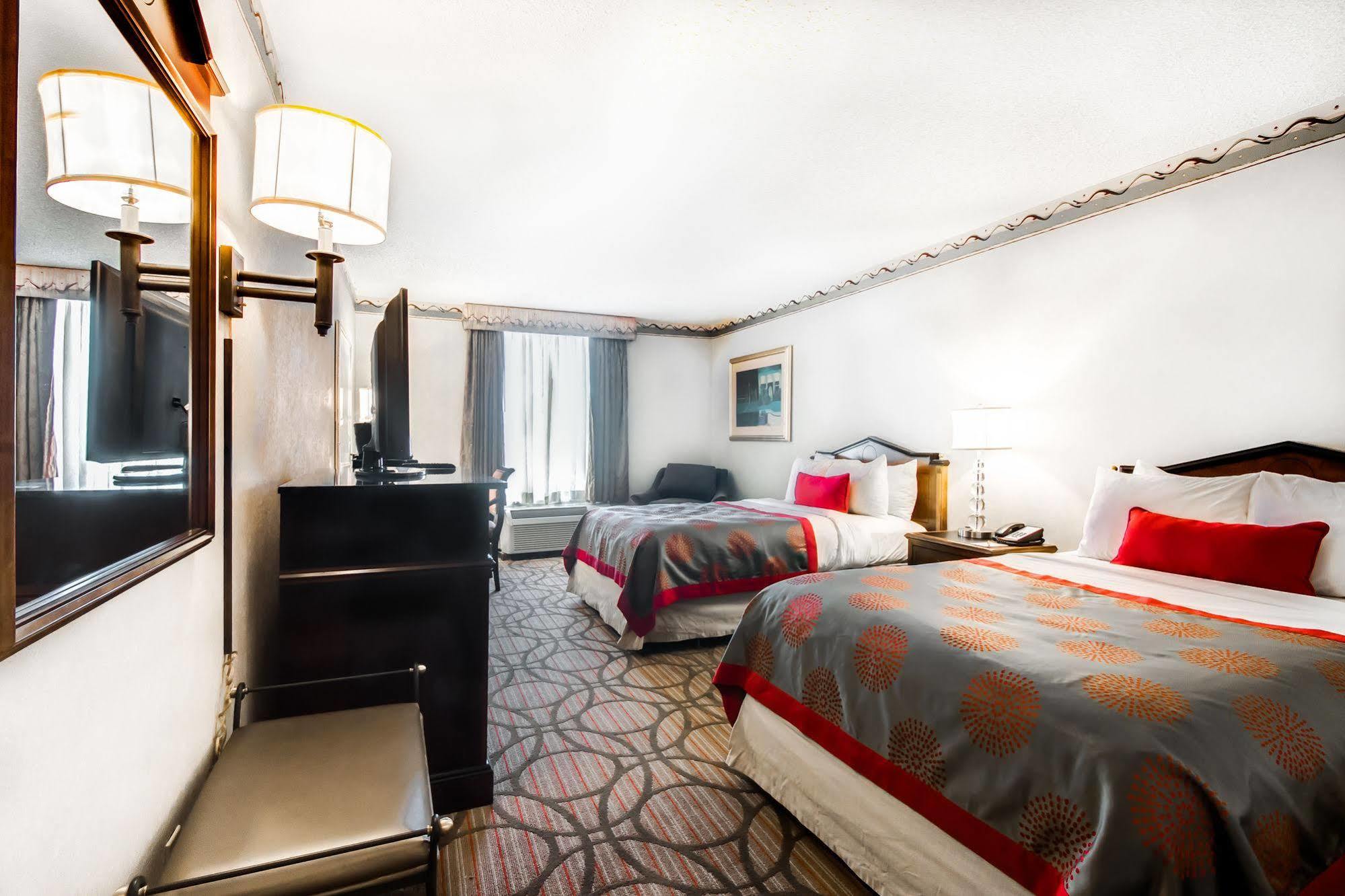 Hotel Ramada Plaza By Wyndham Atlanta Airport à College Park Extérieur photo