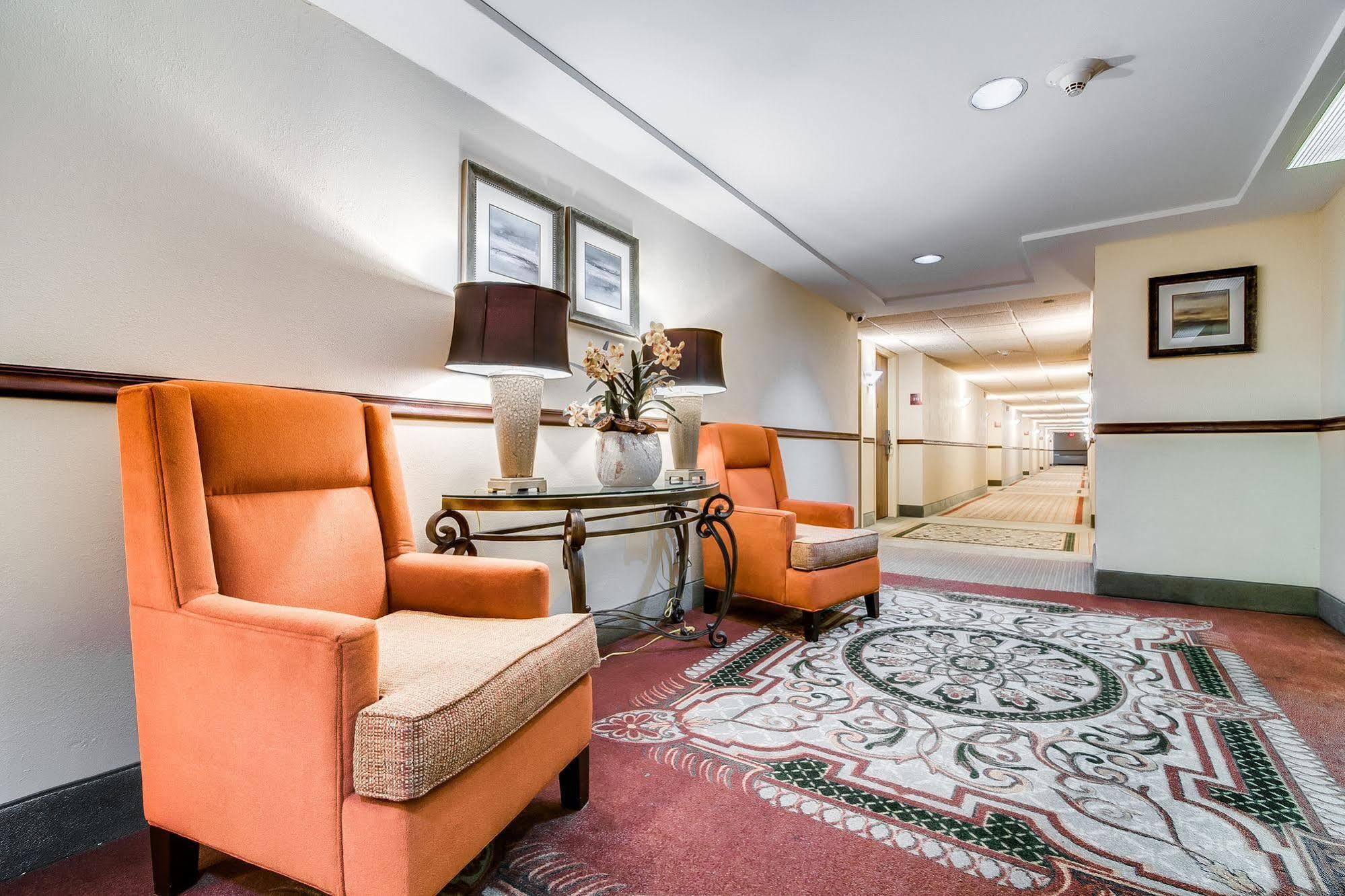 Hotel Ramada Plaza By Wyndham Atlanta Airport à College Park Extérieur photo